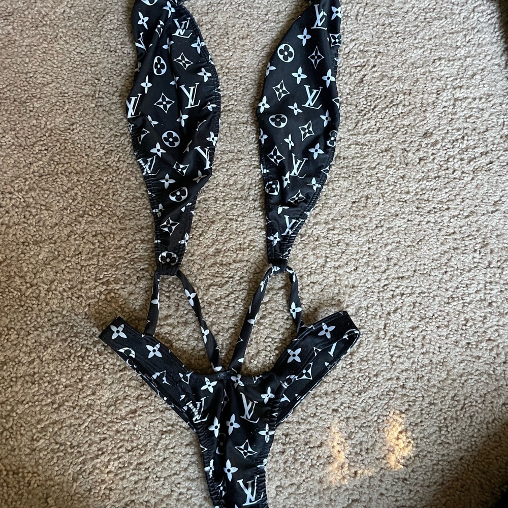 Exotic dancer Louis Vuitton set -OSFA